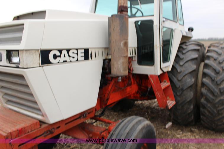 image for item F7601 1979 Case 2390 tractor