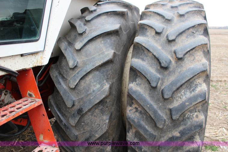 image for item F7601 1979 Case 2390 tractor