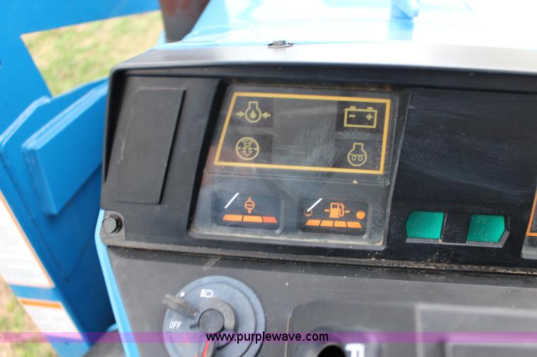 image for item F7608 1998 New Holland 1920 MFWD compact utility tractor