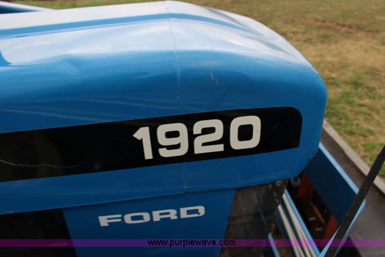 image for item F7608 1998 New Holland 1920 MFWD compact utility tractor