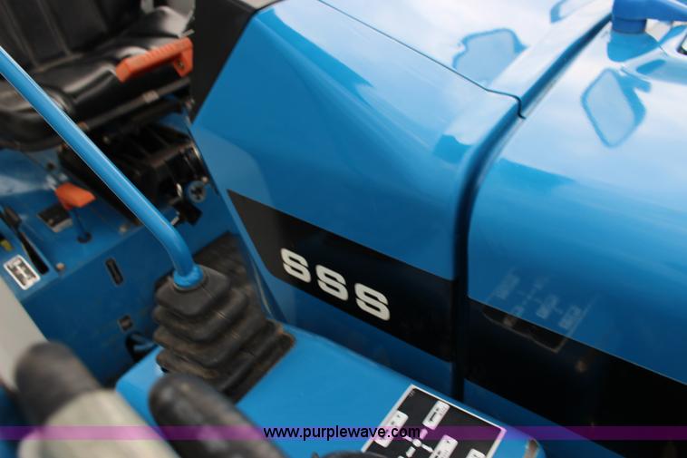 image for item F7608 1998 New Holland 1920 MFWD compact utility tractor