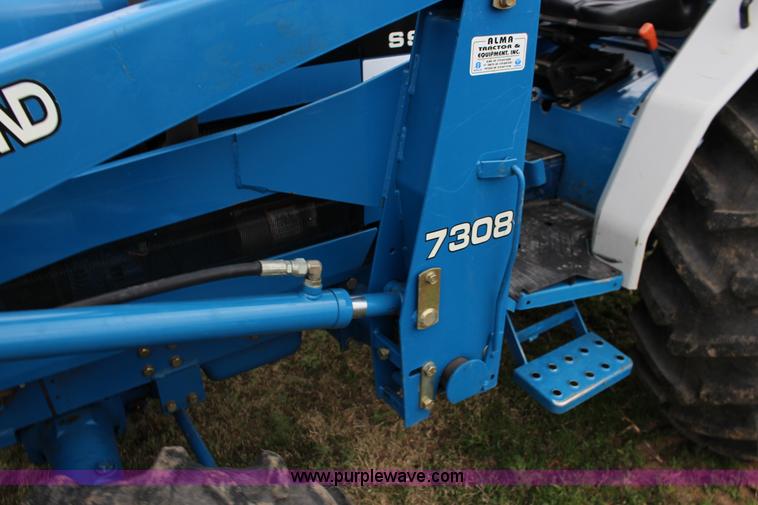 image for item F7608 1998 New Holland 1920 MFWD compact utility tractor