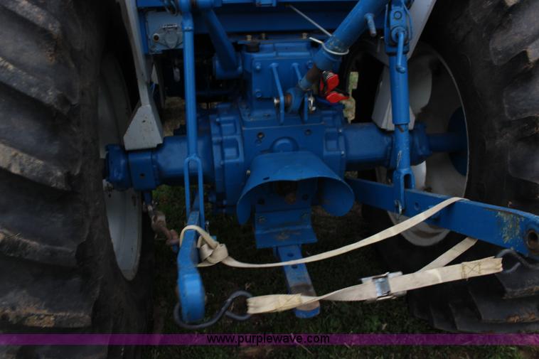 image for item F7608 1998 New Holland 1920 MFWD compact utility tractor