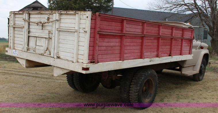 image for item F7609 1965 Chevrolet C60 grain truck