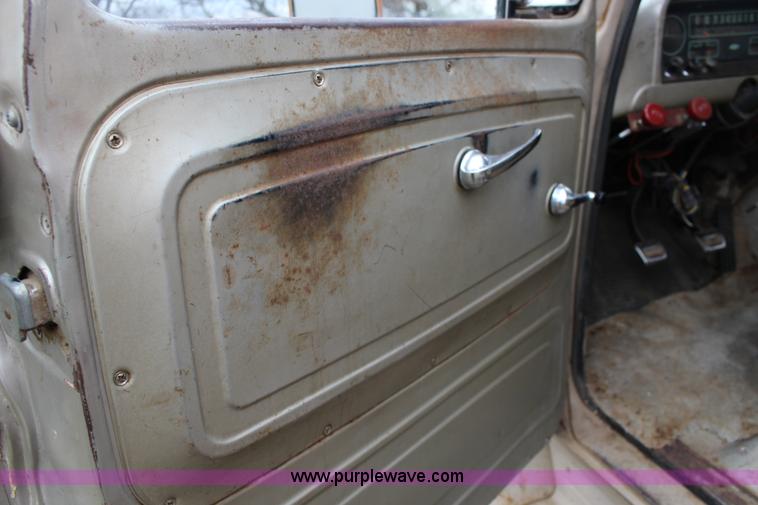 image for item F7609 1965 Chevrolet C60 grain truck