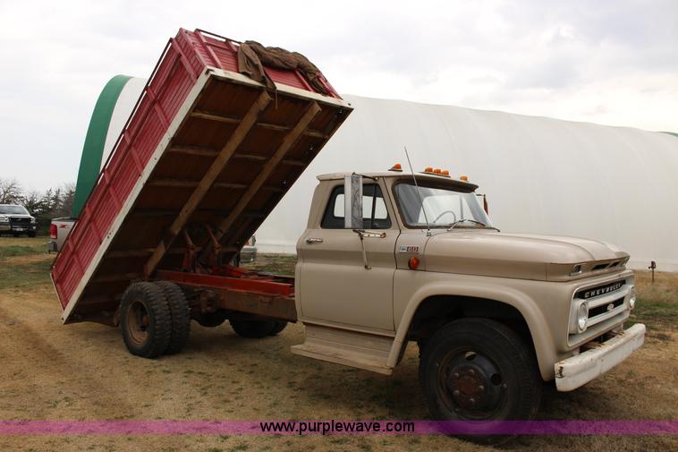 image for item F7609 1965 Chevrolet C60 grain truck