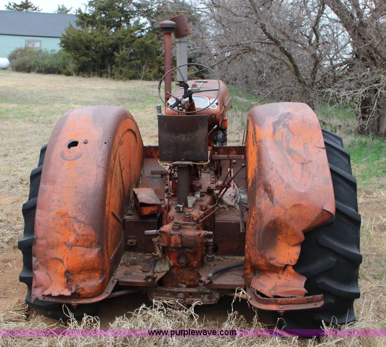 image for item F7614 Case 800 tractor