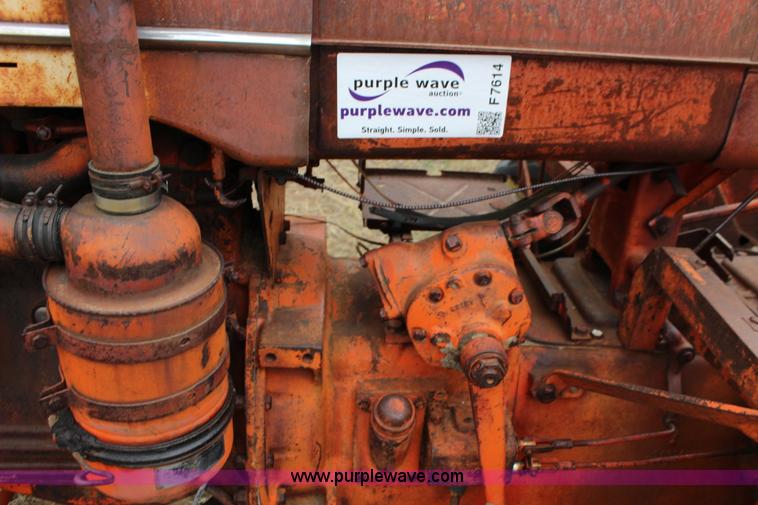 image for item F7614 Case 800 tractor