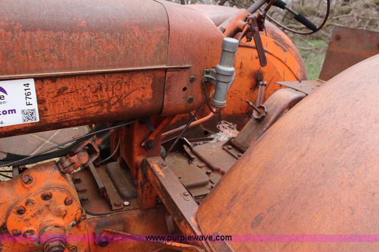 image for item F7614 Case 800 tractor