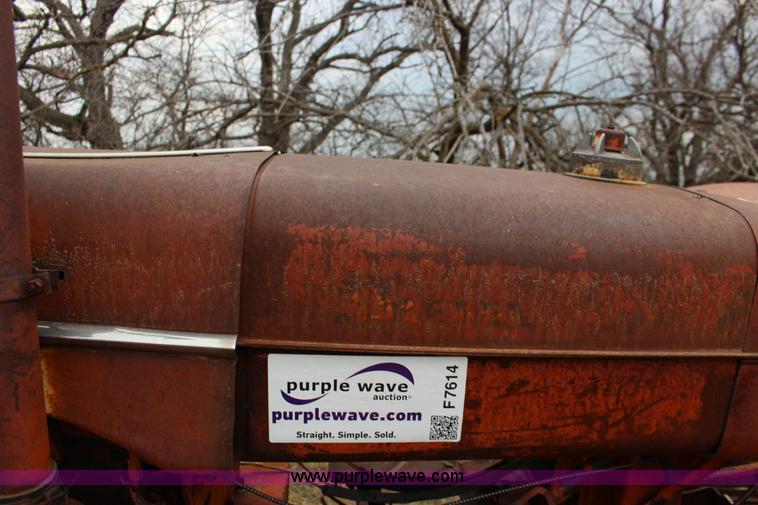 image for item F7614 Case 800 tractor