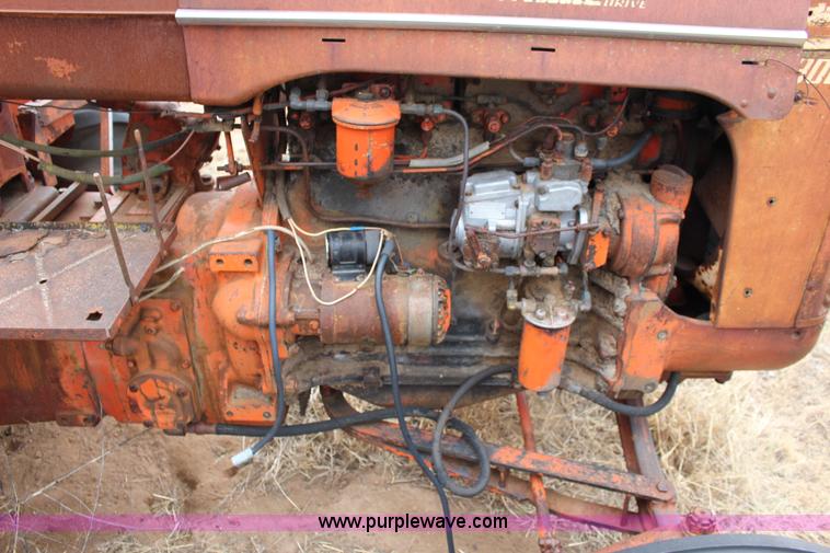 image for item F7614 Case 800 tractor