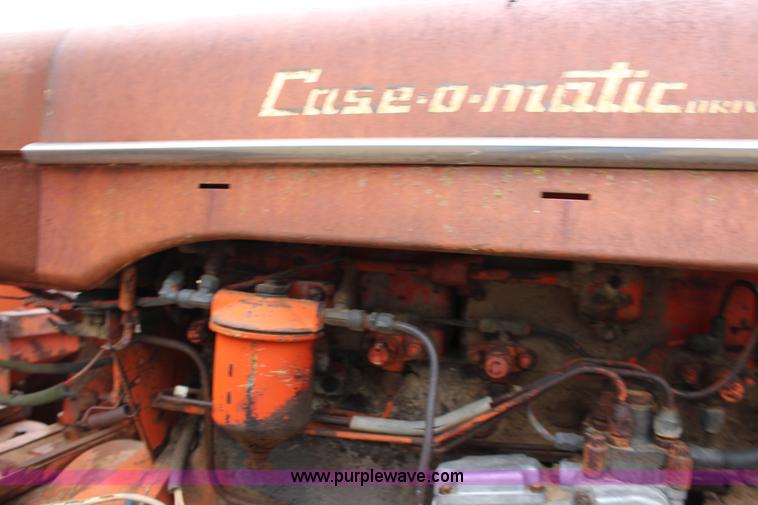 image for item F7614 Case 800 tractor