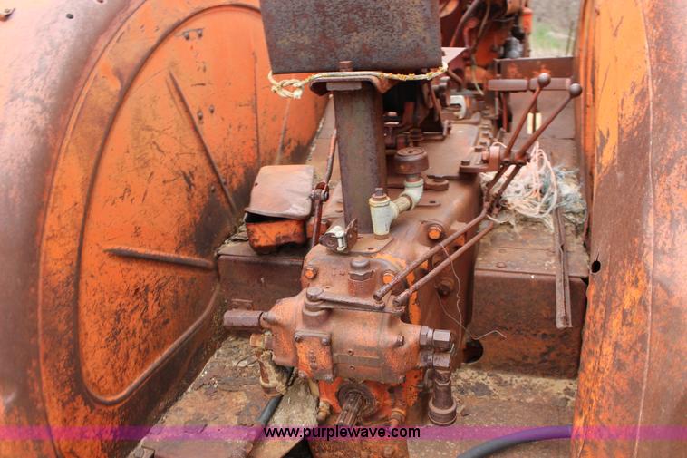 image for item F7614 Case 800 tractor