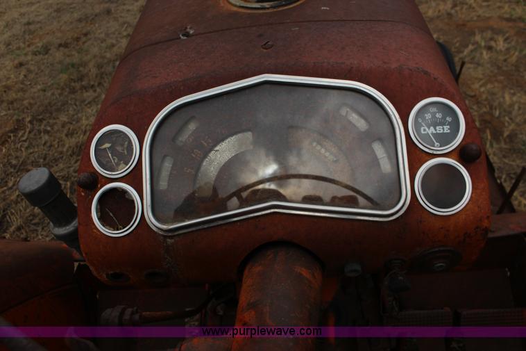 image for item F7614 Case 800 tractor