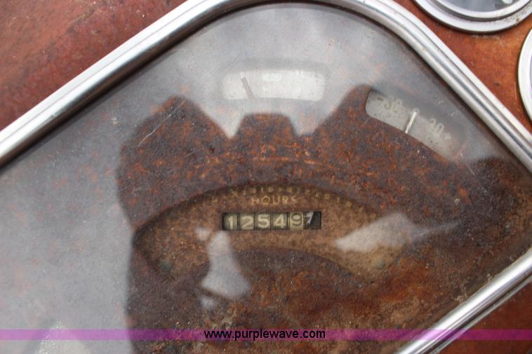 image for item F7614 Case 800 tractor