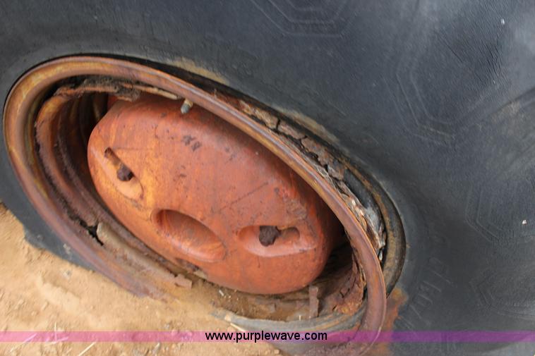 image for item F7614 Case 800 tractor