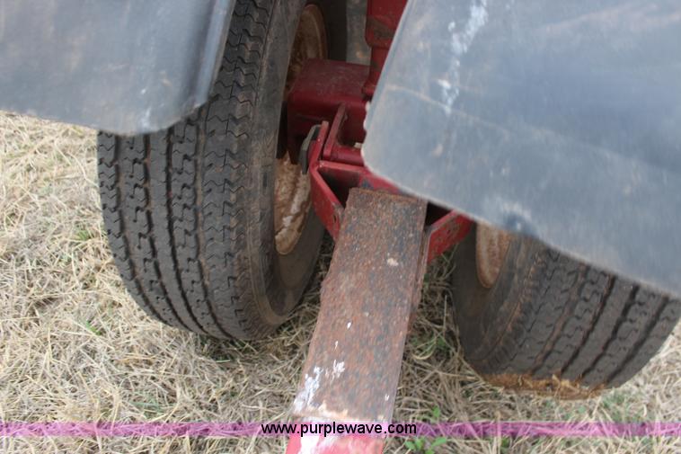 image for item F7624 Road Runner header trailer