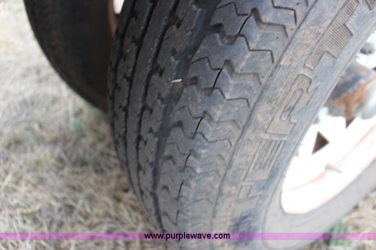 image for item F7624 Road Runner header trailer