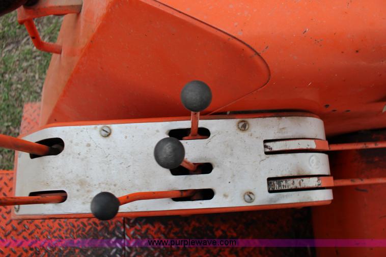 image for item F7626 Allis Chalmers 190XT tractor