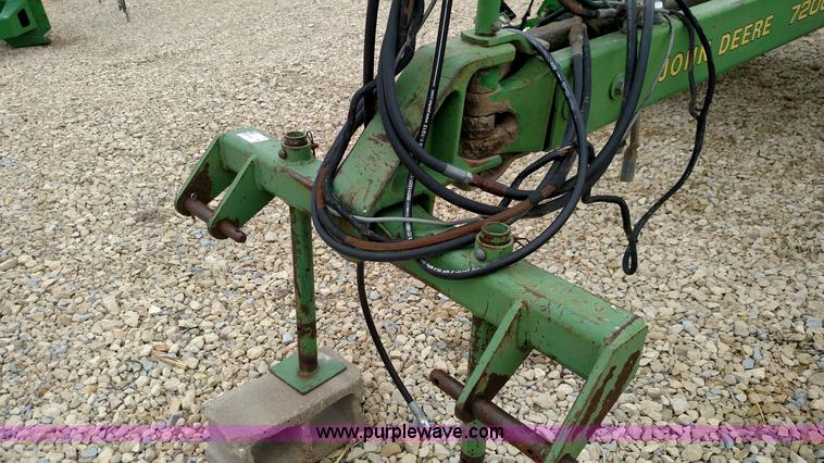 image for item F7638 John Deere 7200 planter