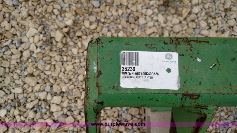 image for item F7638 John Deere 7200 planter