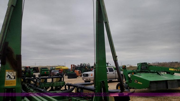 image for item F7638 John Deere 7200 planter