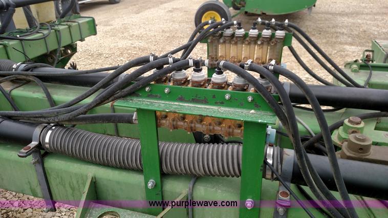 image for item F7638 John Deere 7200 planter