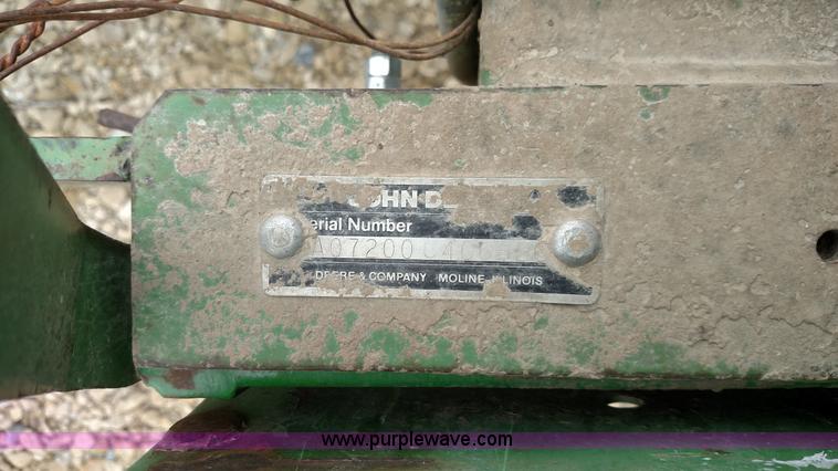 image for item F7638 John Deere 7200 planter