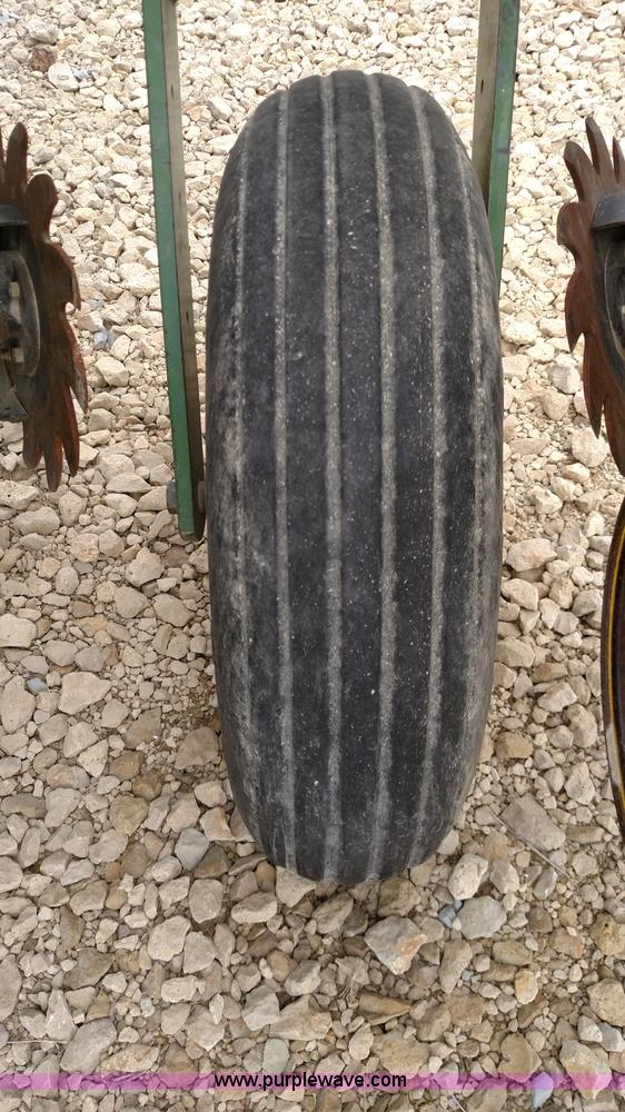 image for item F7638 John Deere 7200 planter