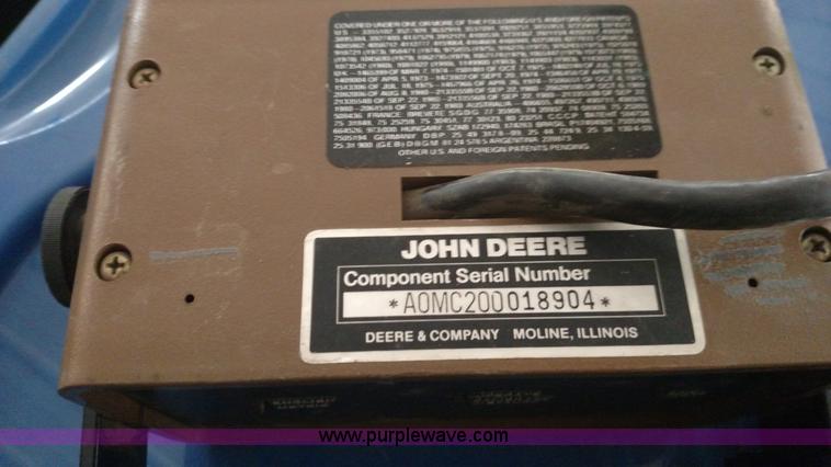 image for item F7638 John Deere 7200 planter