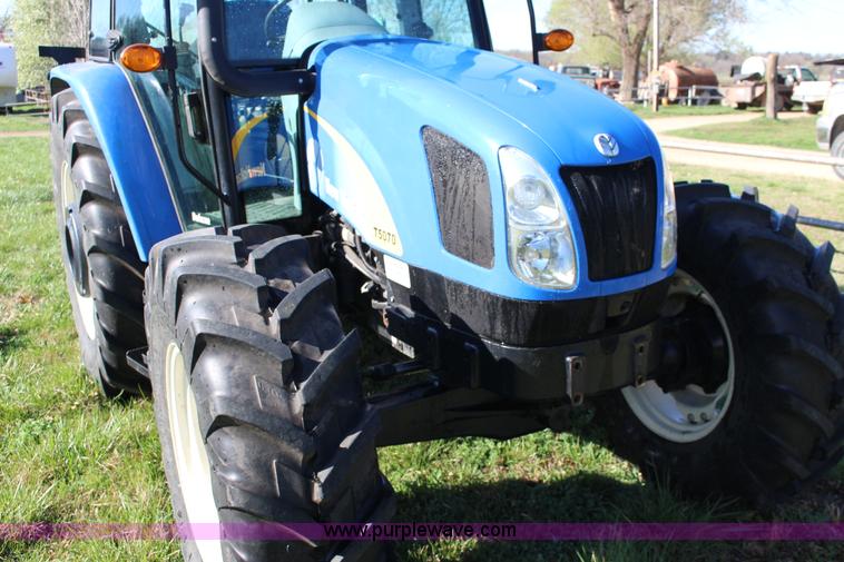 image for item F7639 2010 New Holland T5070 tractor