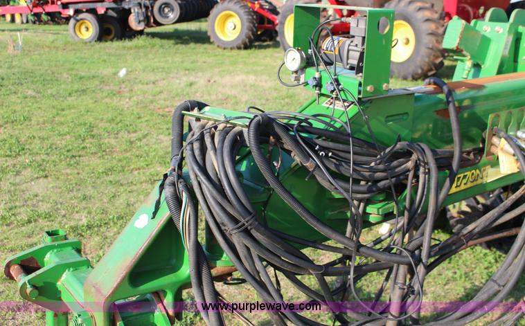 image for item F7652 2007 John Deere 1770NT planter