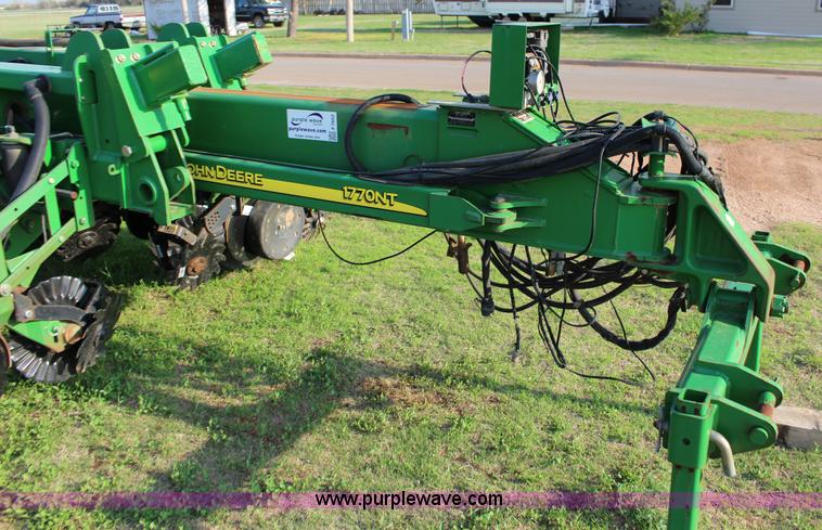 image for item F7652 2007 John Deere 1770NT planter