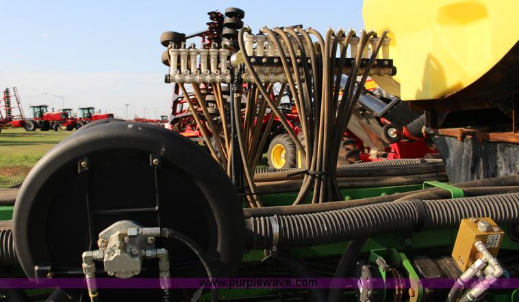 image for item F7652 2007 John Deere 1770NT planter