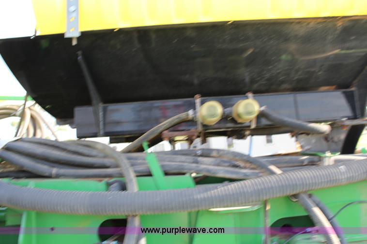 image for item F7652 2007 John Deere 1770NT planter