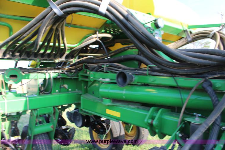image for item F7652 2007 John Deere 1770NT planter