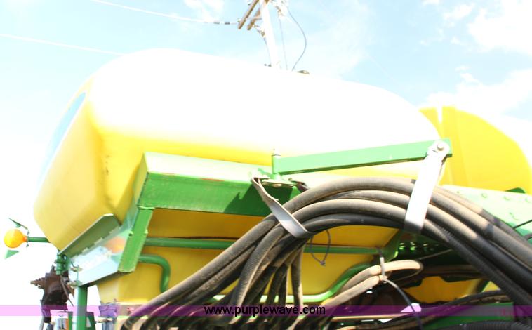 image for item F7652 2007 John Deere 1770NT planter