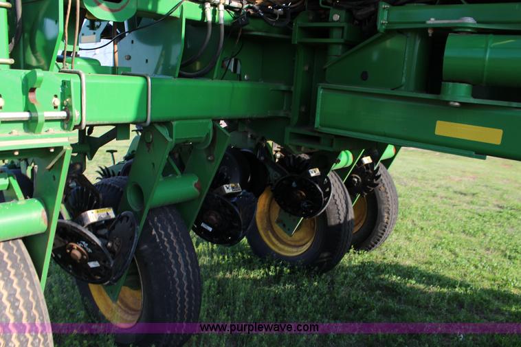 image for item F7652 2007 John Deere 1770NT planter