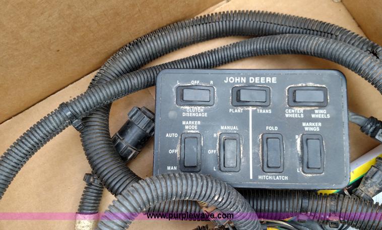 image for item F7652 2007 John Deere 1770NT planter