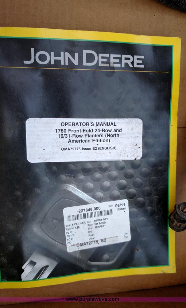 image for item F7652 2007 John Deere 1770NT planter