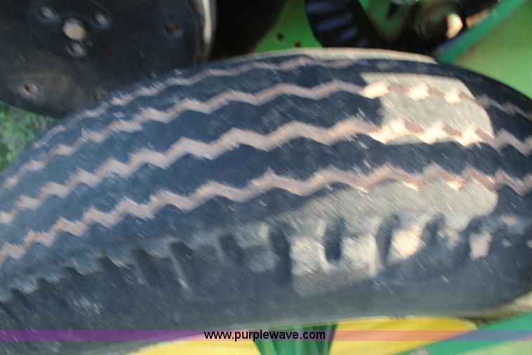 image for item F7652 2007 John Deere 1770NT planter