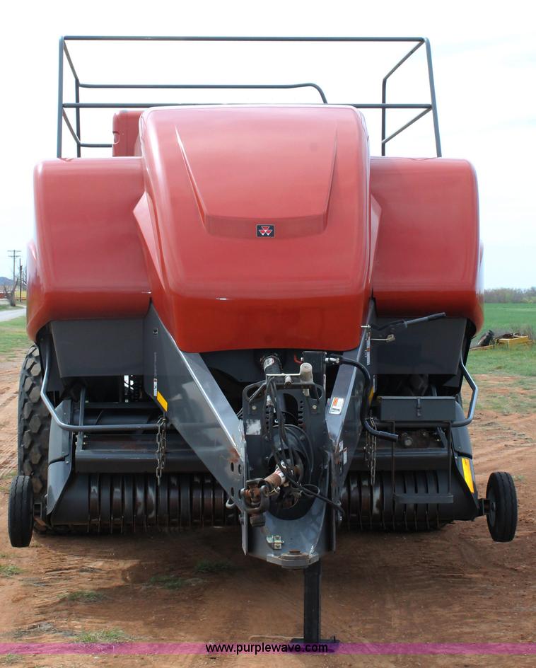 image for item H1538 2007 Massey-Ferguson 2190 large square baler