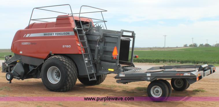 image for item H1538 2007 Massey-Ferguson 2190 large square baler
