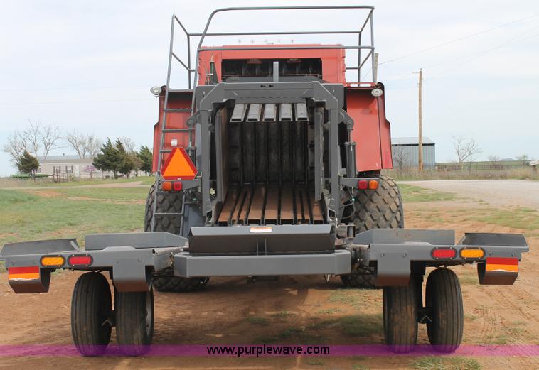 image for item H1538 2007 Massey-Ferguson 2190 large square baler