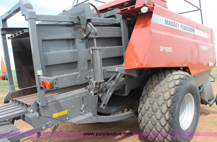 image for item H1538 2007 Massey-Ferguson 2190 large square baler