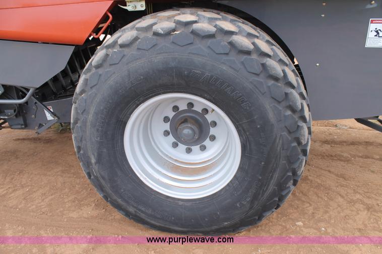 image for item H1538 2007 Massey-Ferguson 2190 large square baler