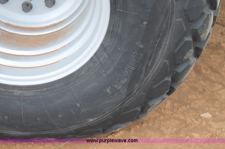 image for item H1538 2007 Massey-Ferguson 2190 large square baler