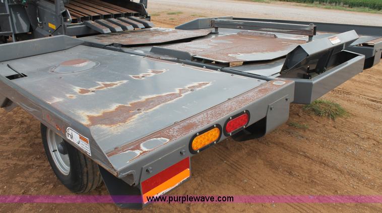 image for item H1538 2007 Massey-Ferguson 2190 large square baler