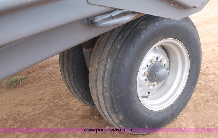 image for item H1538 2007 Massey-Ferguson 2190 large square baler