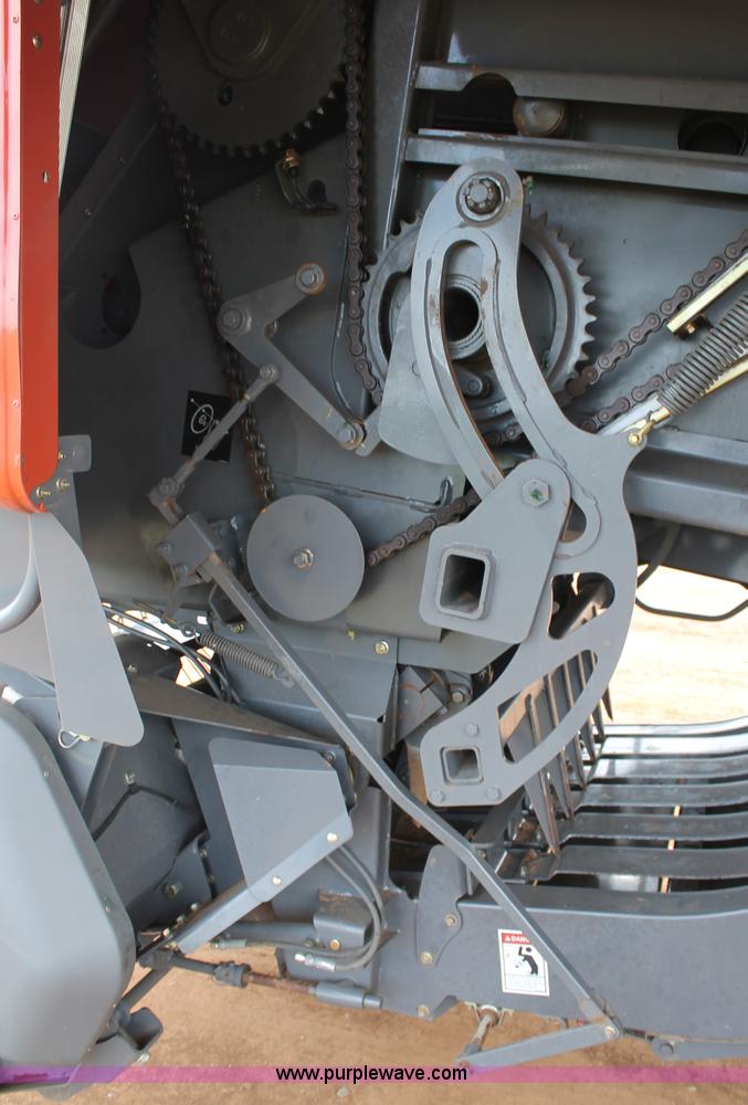 image for item H1538 2007 Massey-Ferguson 2190 large square baler